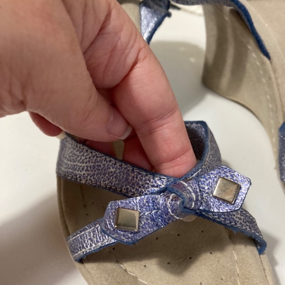 Blue wedge strap sandals - Picture 2 of 3